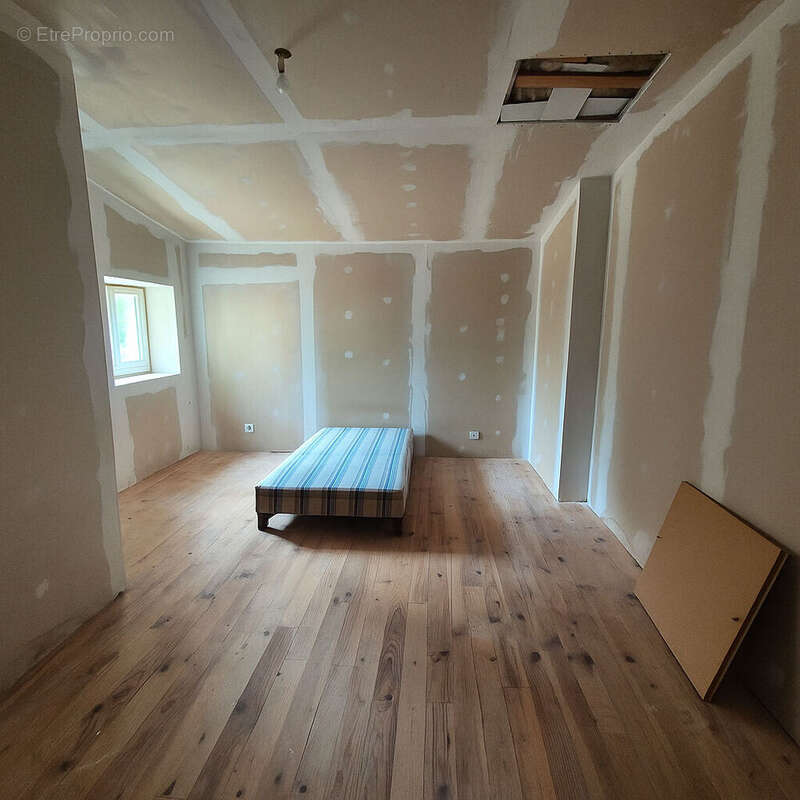 Maison à VILLENEUVE-DE-MARSAN