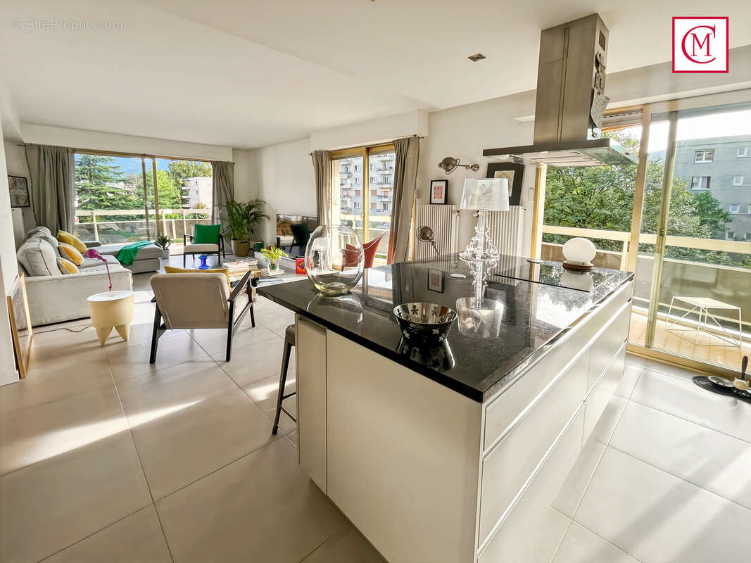 Appartement à MEYLAN