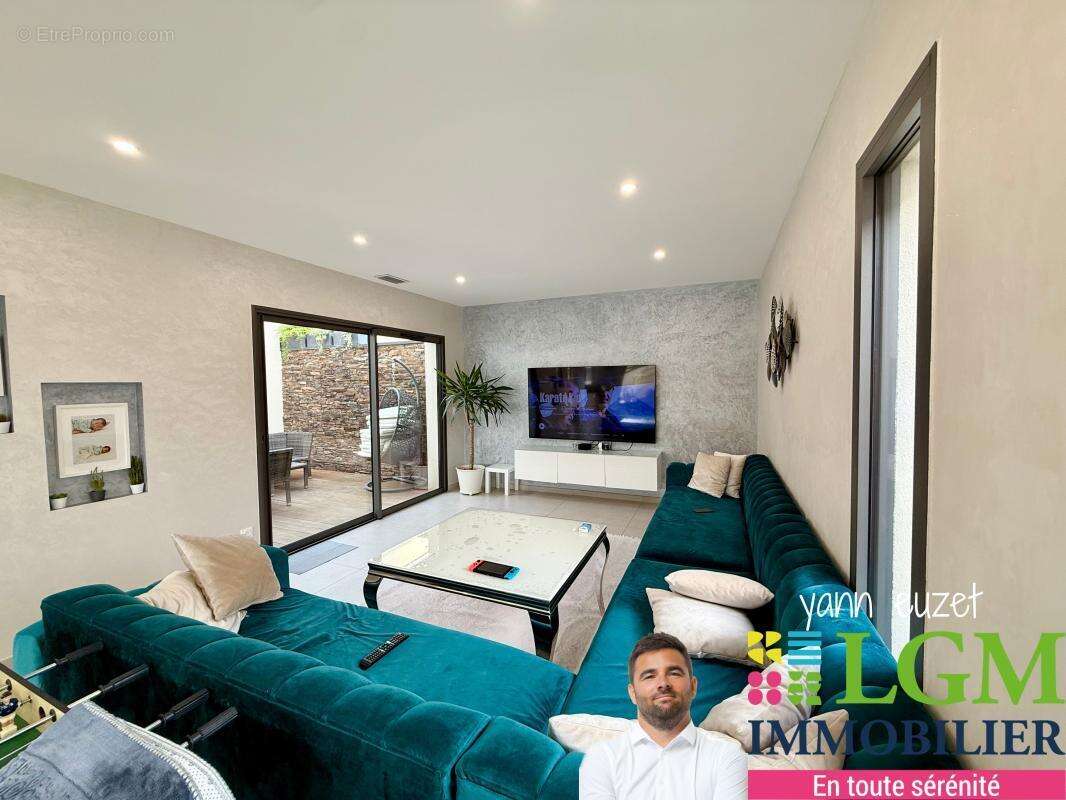 Maison à SAINT-LAURENT-D'AIGOUZE