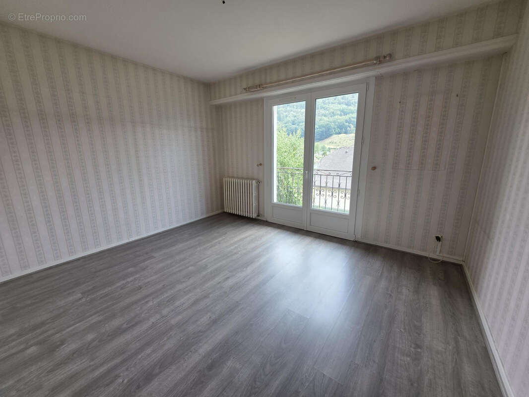 Lourdes   Maison avec deux appartements, grand garage et terrain constructible - photo 18