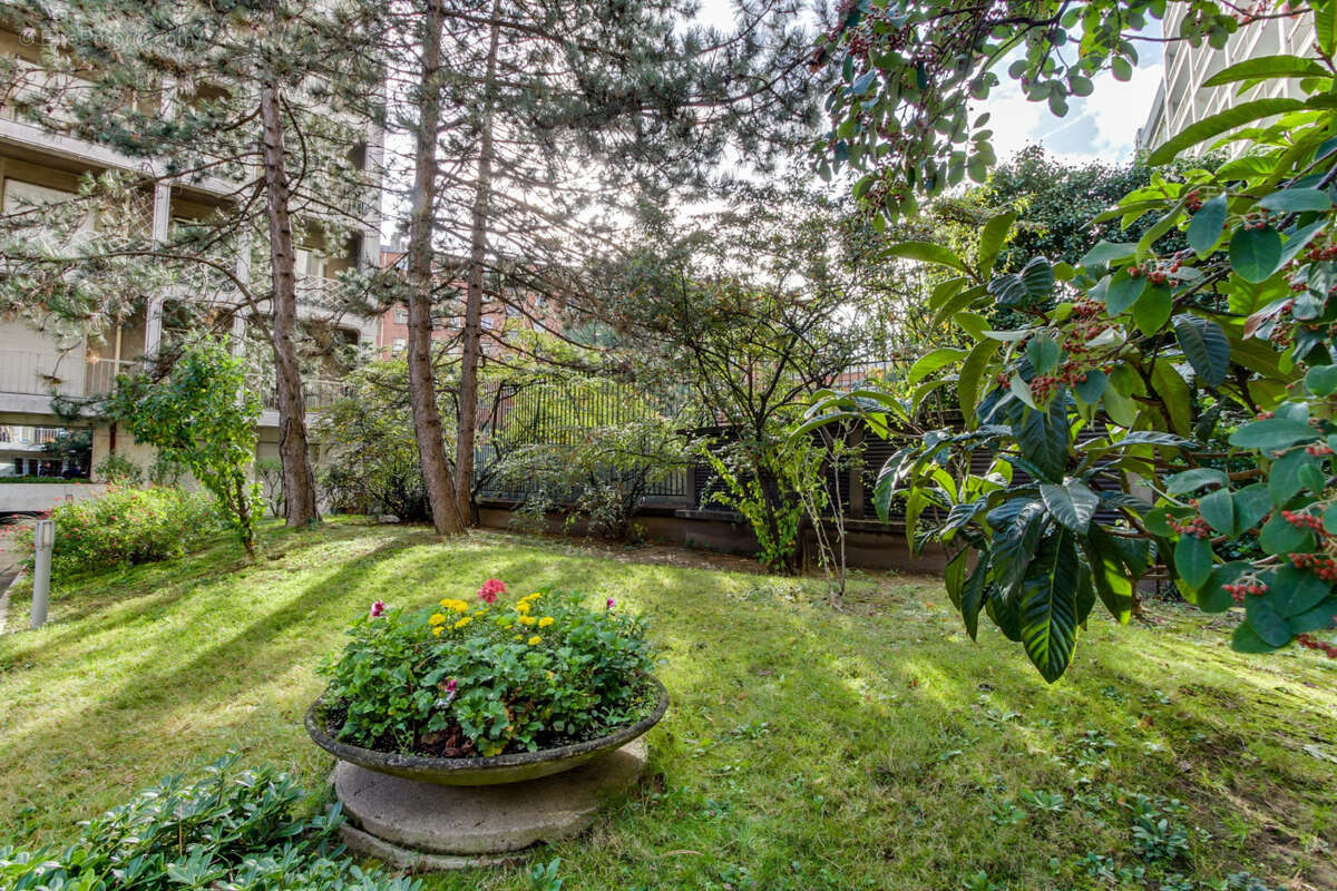 Appartement à PARIS-14E