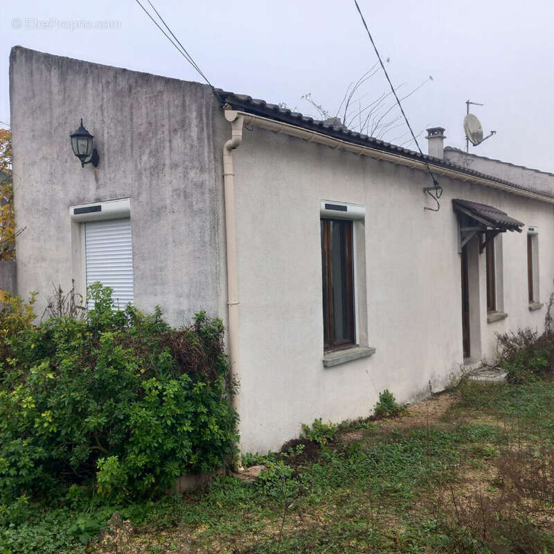 Maison à SAINT-PIERRE-LES-NEMOURS