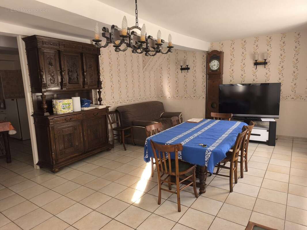 Salon/salle à manger - Maison à AUBUSSON