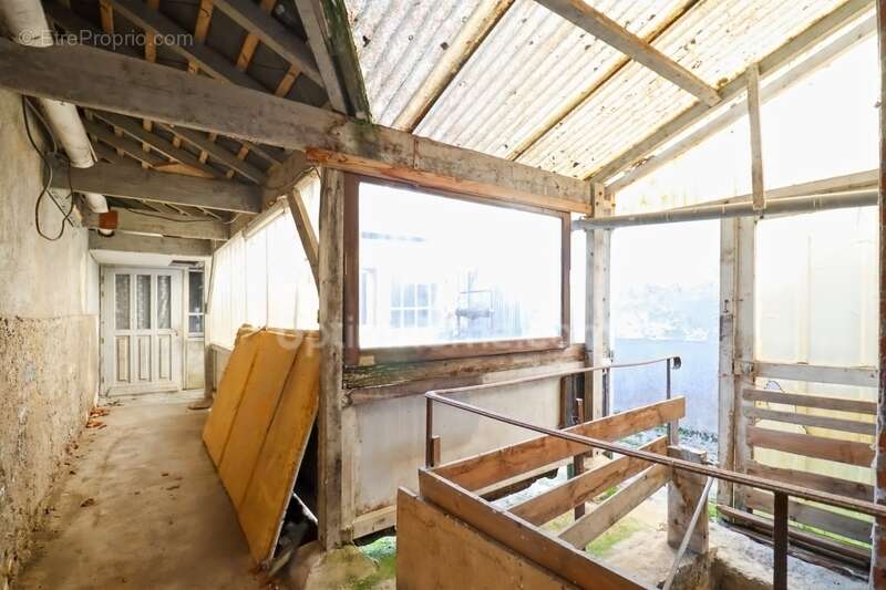 Maison à SAINT-HILAIRE-LA-TREILLE