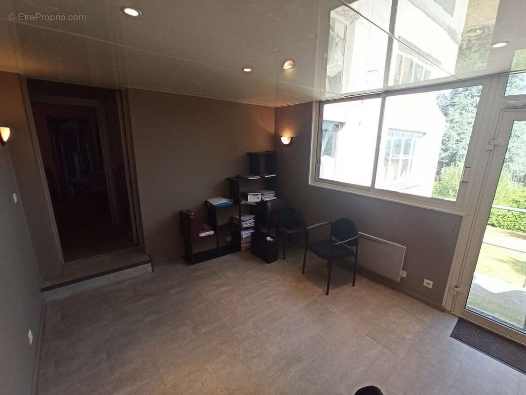 Commerce à AIXE-SUR-VIENNE