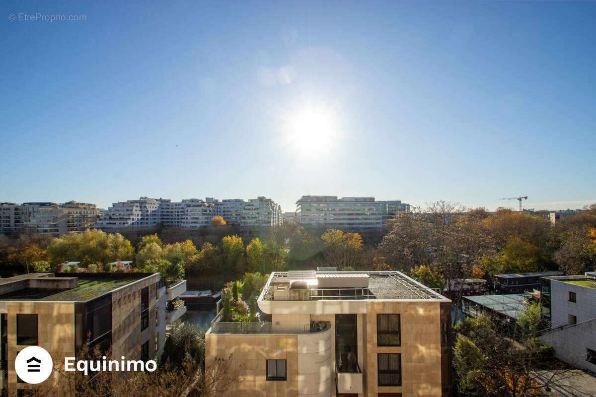 Appartement à NEUILLY-SUR-SEINE