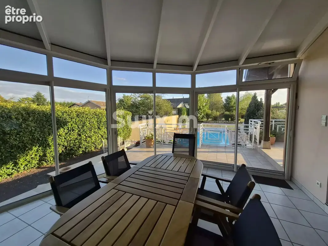 Magnifique propriété avec piscine à Feillens, 245 m² - photo 12