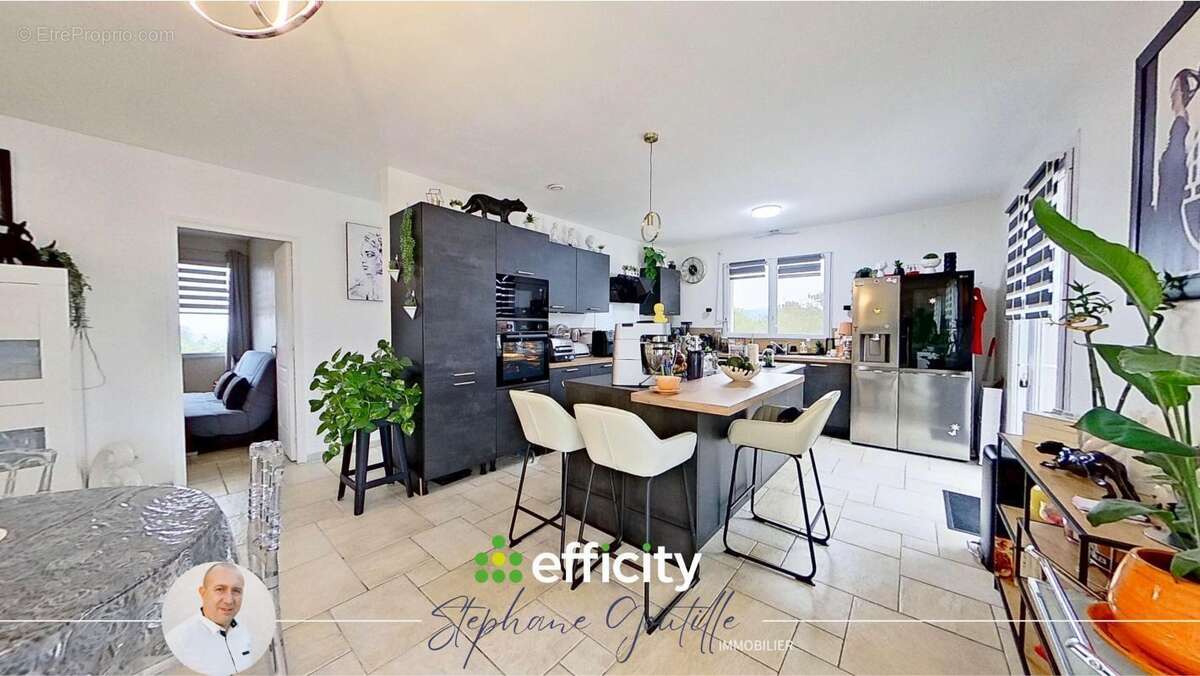 Maison à PONTCHARRA-SUR-TURDINE