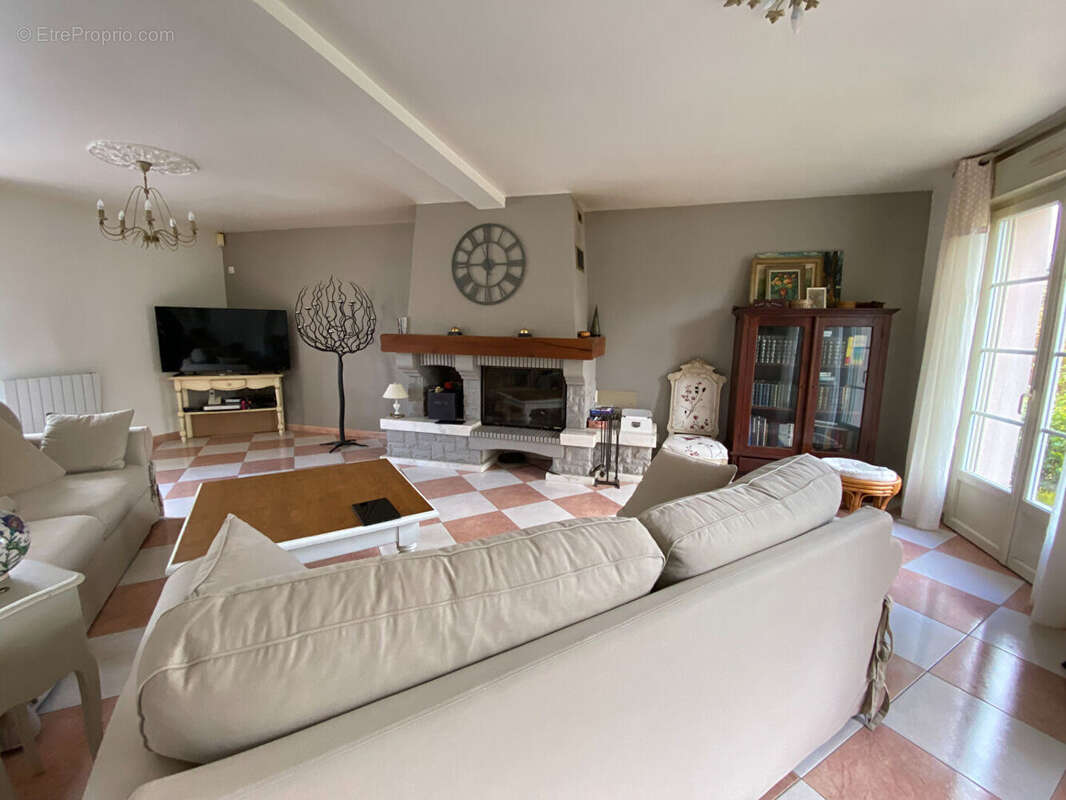 Maison à FAREMOUTIERS