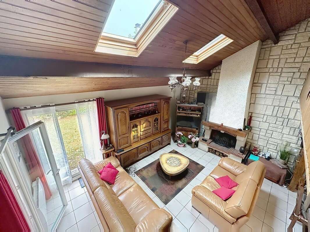 Maison 134 m² à Eragny  - photo 2