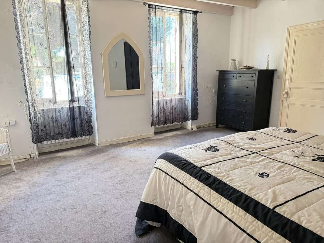 Maison en pierre avec 2 chambres et salle de douche au rez de chaussée - photo 8