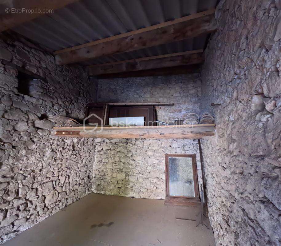 Maison à SAINT-REMEZE