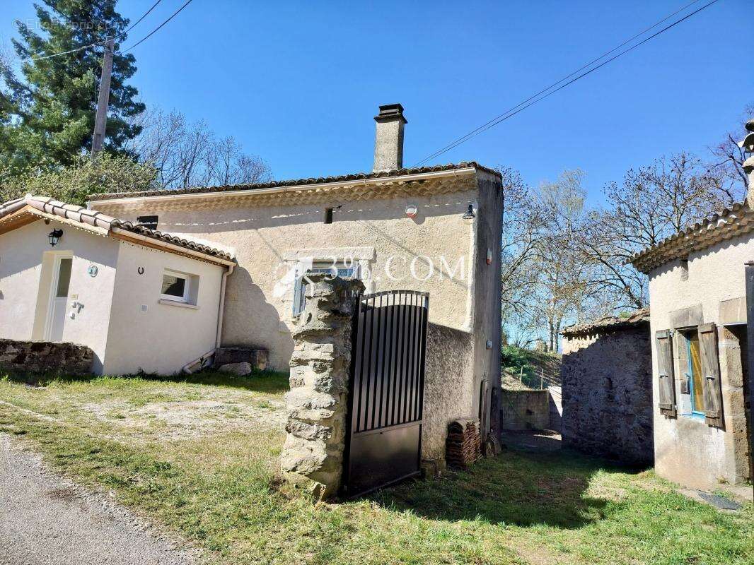 Maison à SAINT-ROMAIN-DE-LERPS