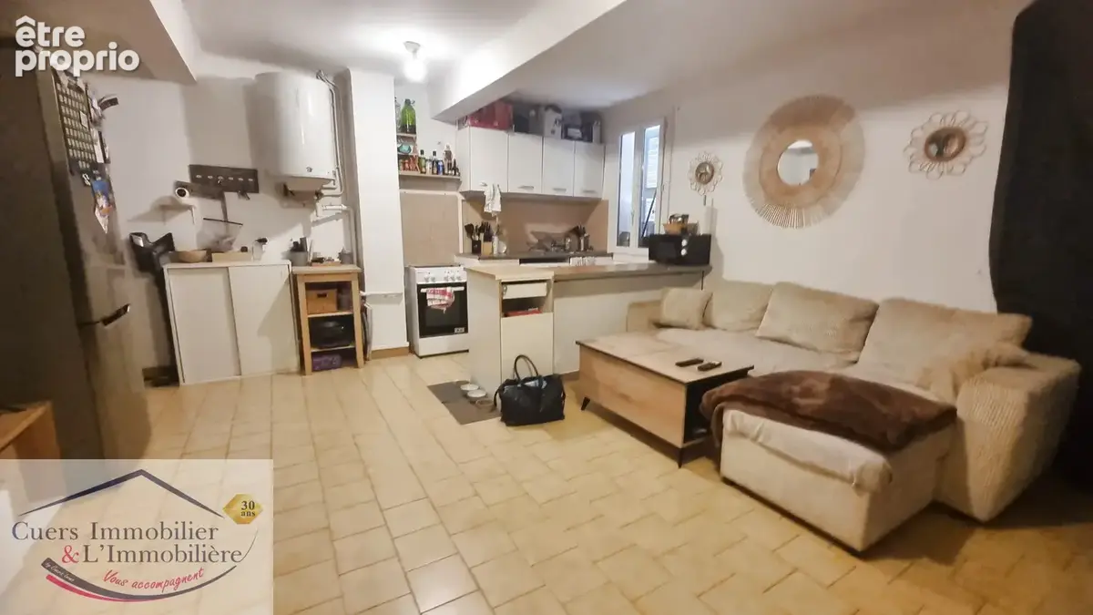 Pierrefeu du var, immeuble de rapport avec deux appartements et un local commercial - photo 8