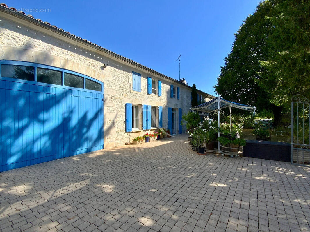Maison à JONZAC
