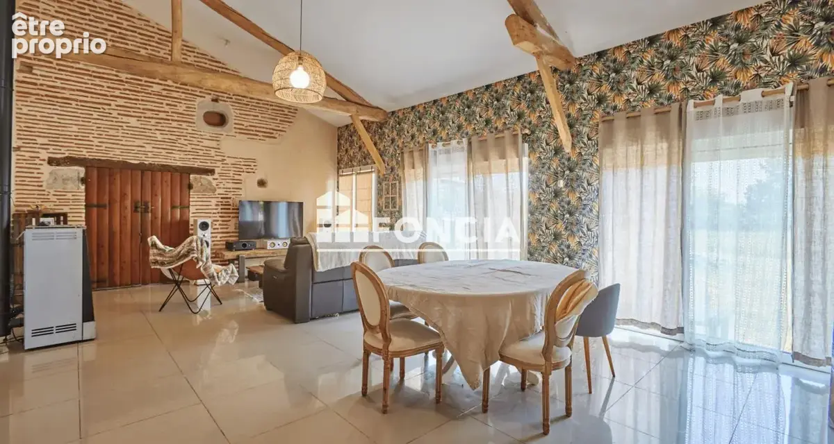 Maison familiale de 225 m² avec dépendance et terrain de 2000 m² – Aiguillon - photo 2