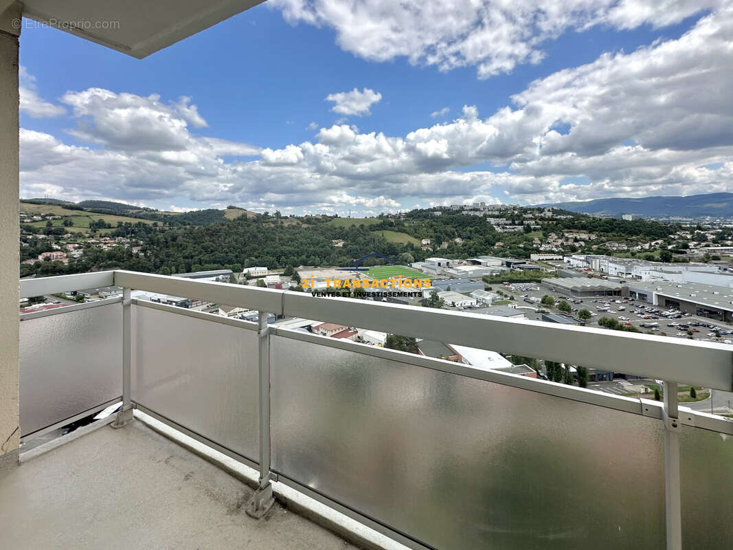 Appartement à SAINT-PRIEST-EN-JAREZ