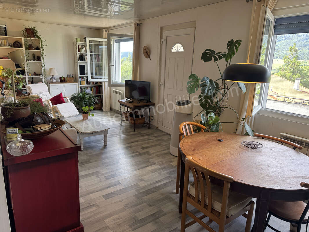 Maison avec jardin et très belle vue - photo 5