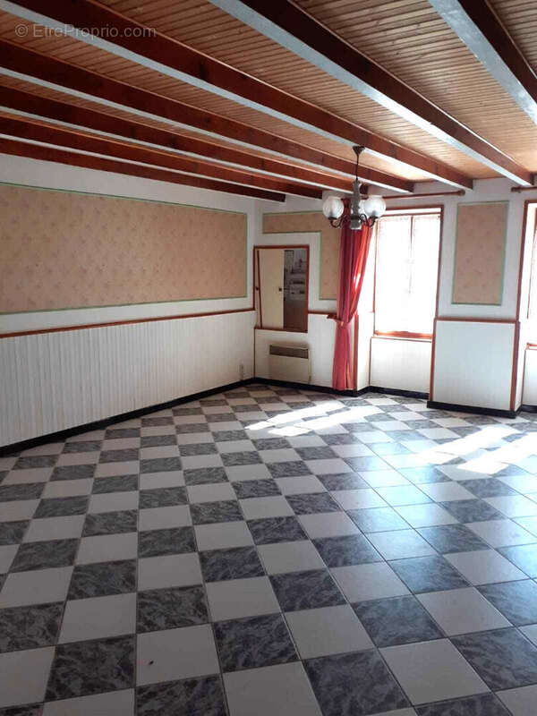 Maison à BOURNEZEAU