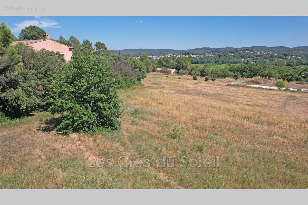 Terrain 1890 m² à Carces  - photo 6