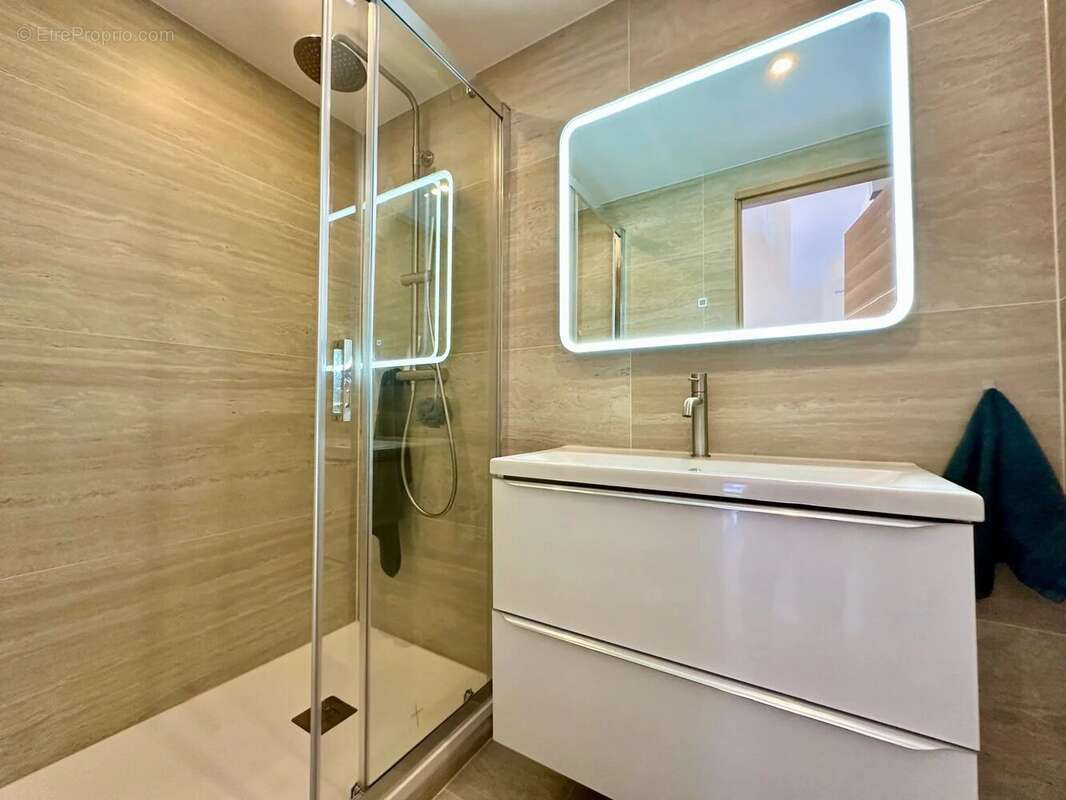 Appartement à MANDELIEU-LA-NAPOULE