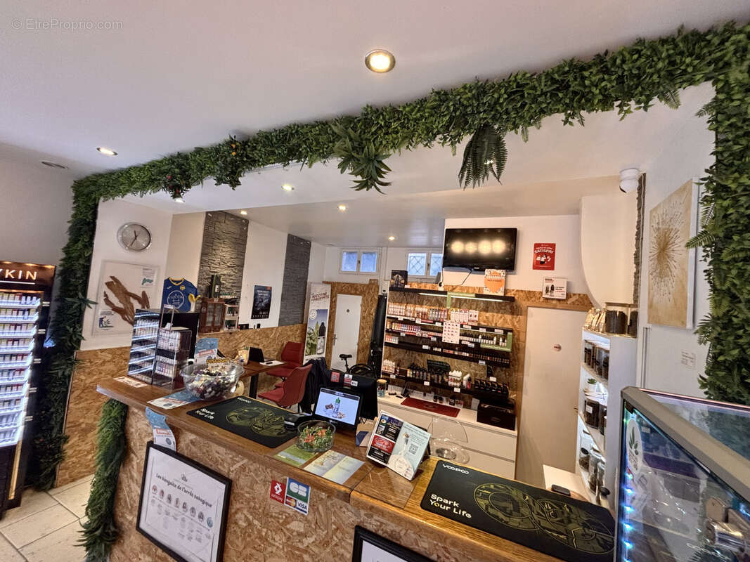 Commerce à LA TRINITE