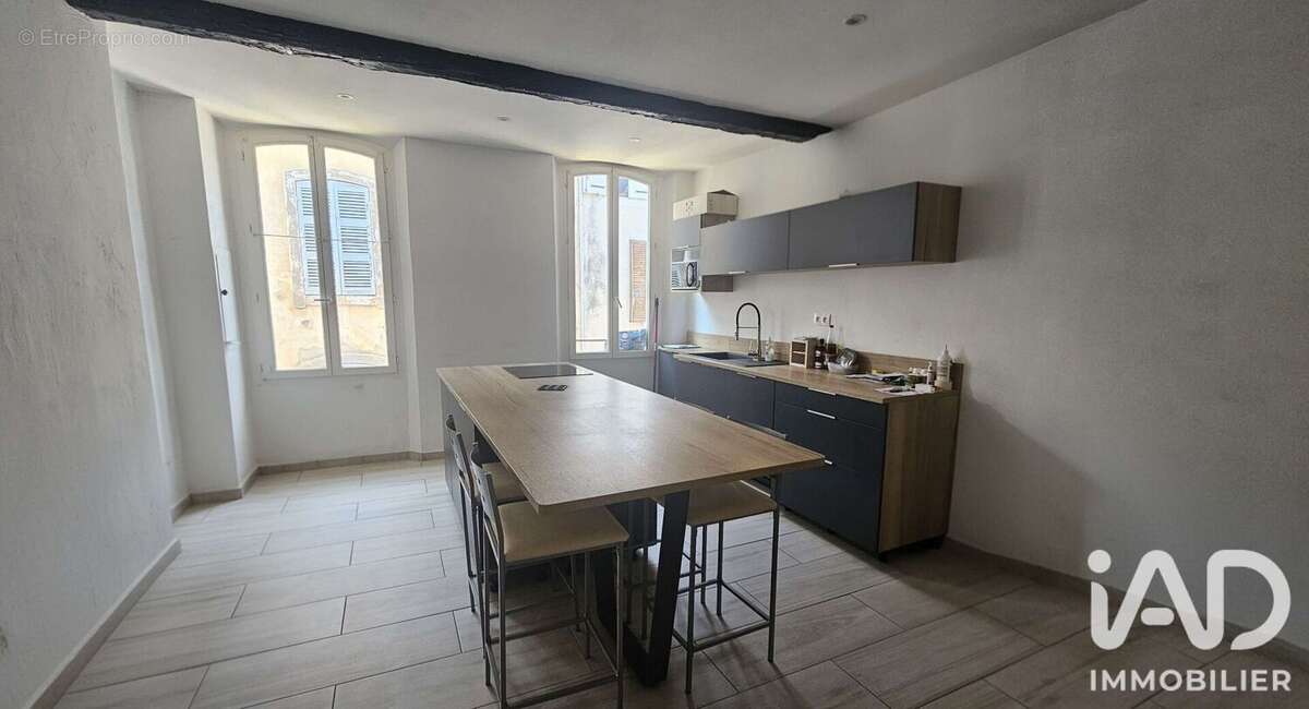 Photo 2 - Appartement à SAINT-MAXIMIN-LA-SAINTE-BAUME