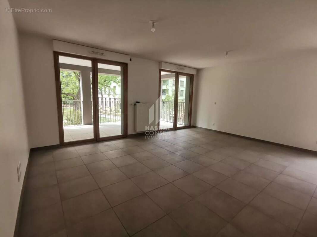 Appartement à LE PONT-DE-CLAIX