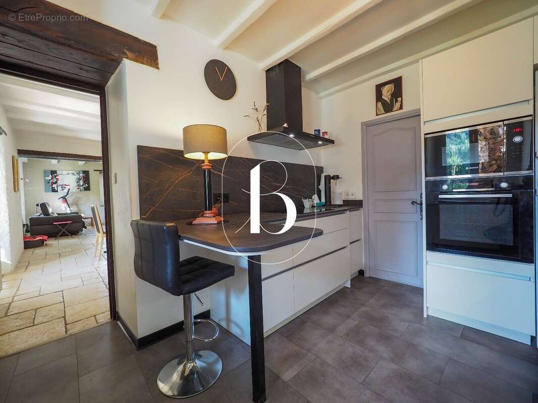 Maison à SAINT-VICTOR-LA-COSTE