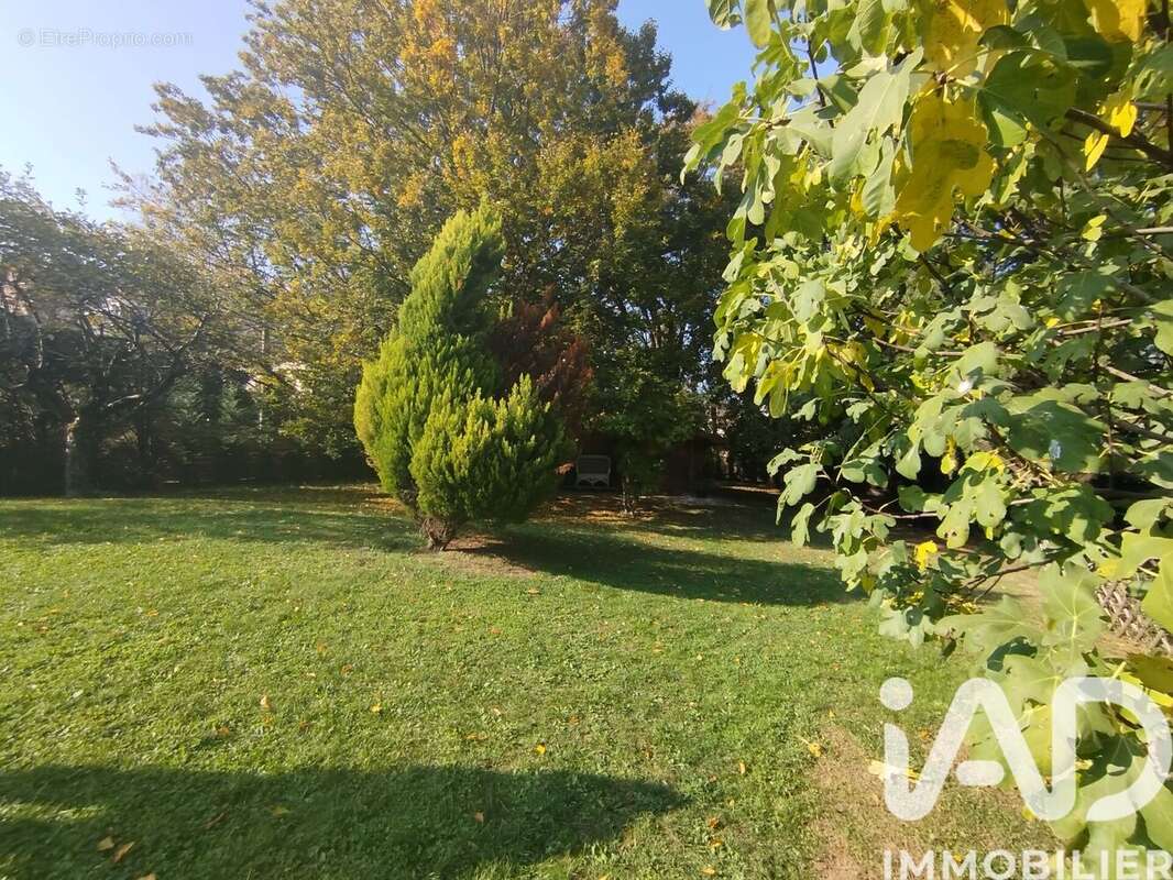 Photo 2 - Terrain à CHALLES-LES-EAUX