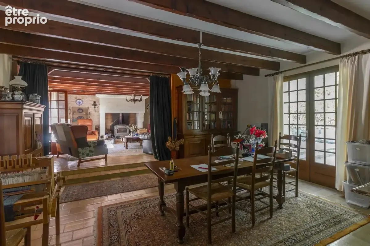 Maison spacieuse avec piscine, grandes dépendances et terrain - photo 5