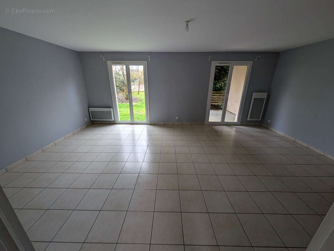 Maison à FONTAINE-LE-COMTE