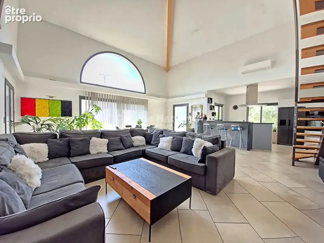 Maison contemporaine de 199 m² sur une parcelle de 800m². - photo 5
