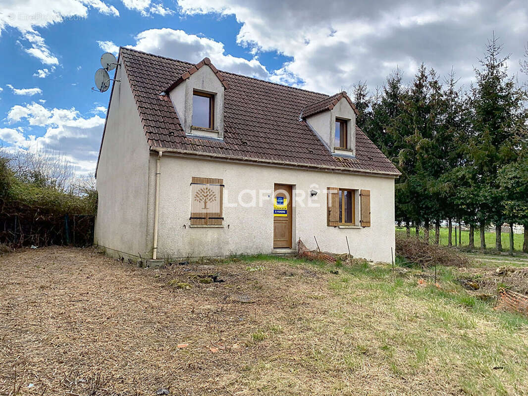 Maison à ELISE-DAUCOURT