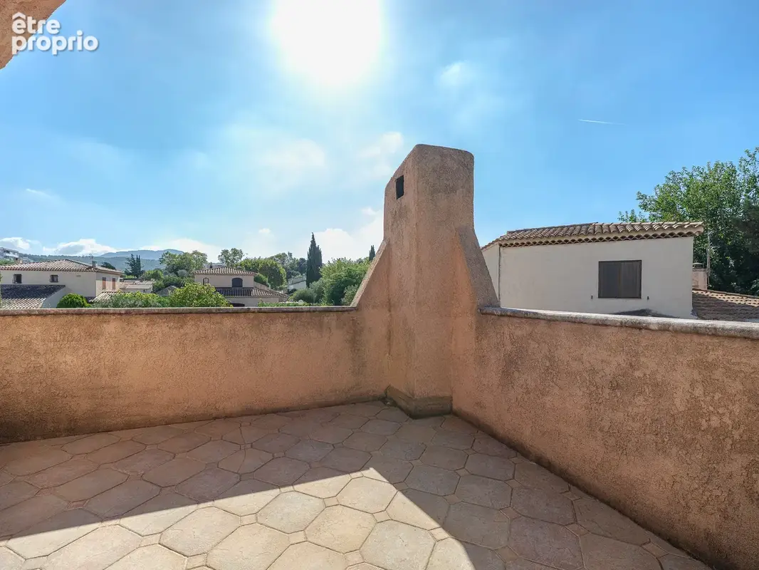 600m de l'eglise de Mazargues, MAISON 190m2 6 chambres, PISCINE et GARAGE, au CALME absolu - photo 17