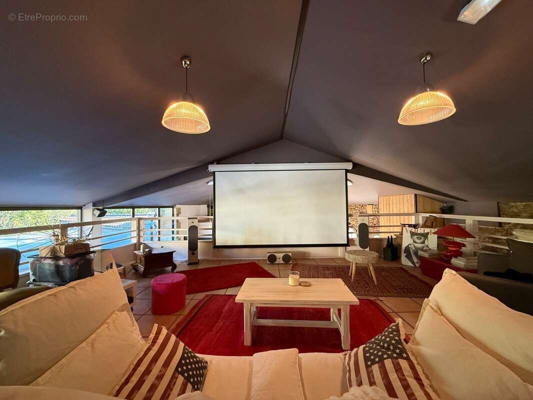 A vendre  Anduze Mas en pierre 10 pièces 446 m2 dont 1 appart.132m2 + Piscine et Bassin naturel parking 20 voitures - photo 14