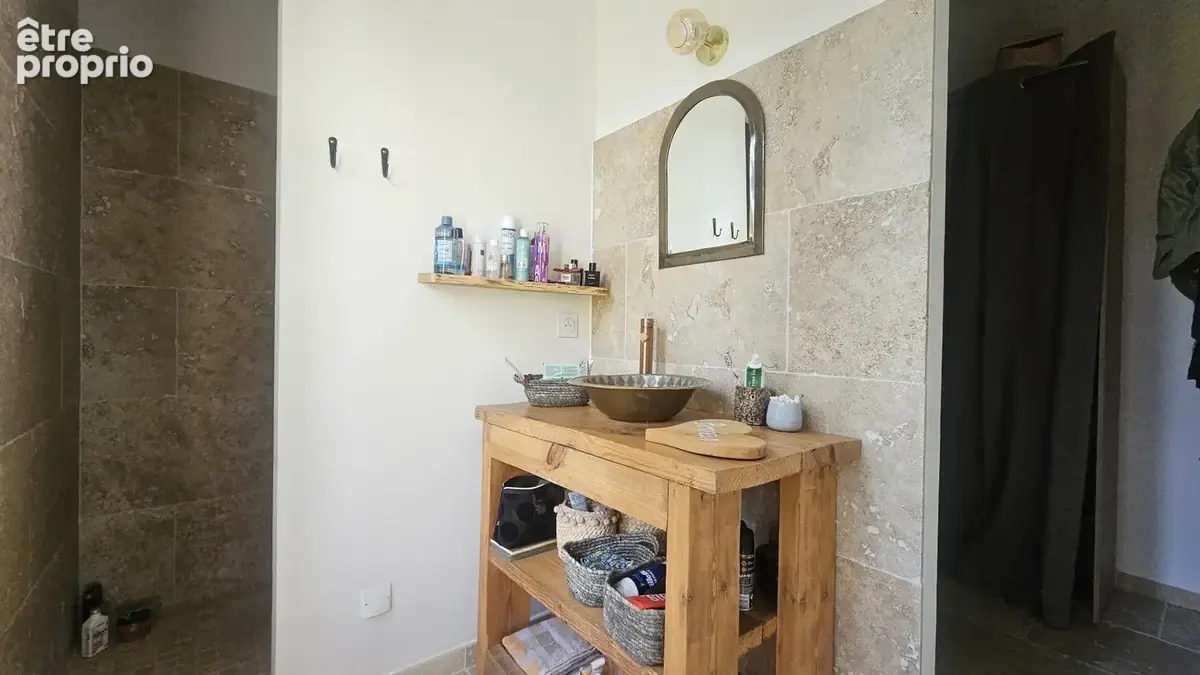 Maison avec piscine, dépendance et grand terrain dans un environnement très calme - photo 10