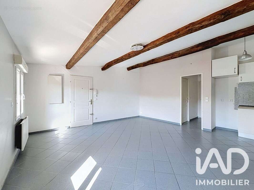 Appartement 55 m² à Cuges-Les-Pins  - photo 4