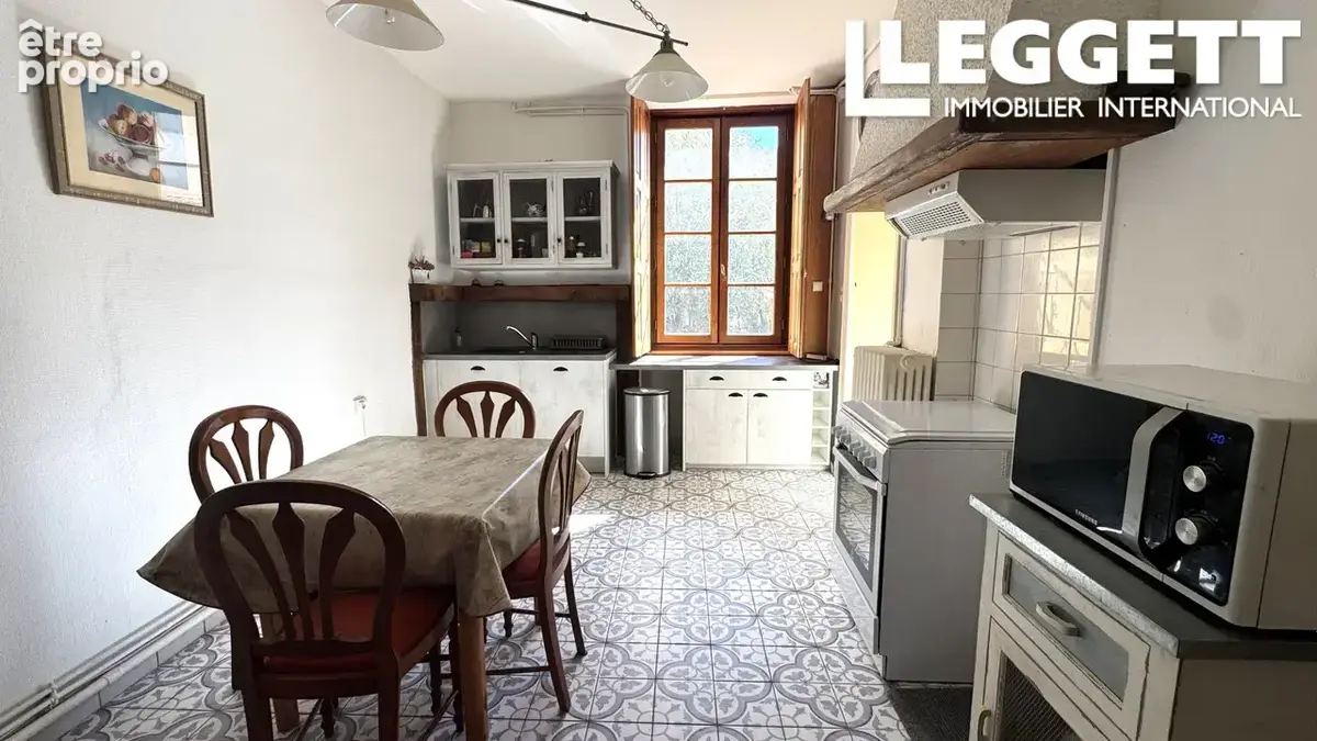 maison de caractère en pierre avec dépendance et potentiel de seconde habitation au coeur d'un village - photo 4