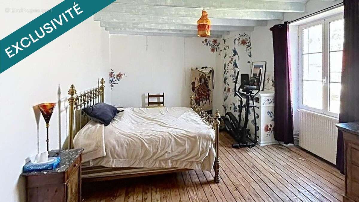 Maison 302 m² à Juille  - photo 8