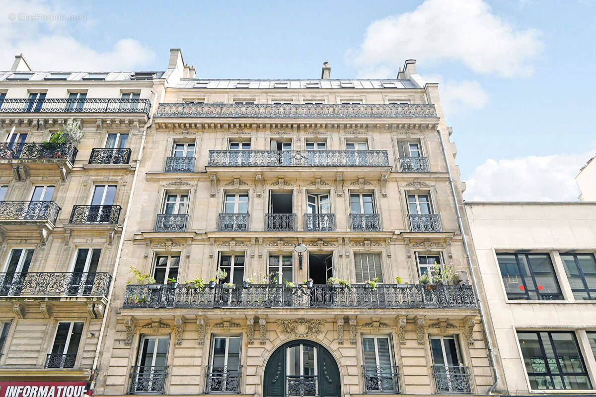 Appartement à PARIS-10E