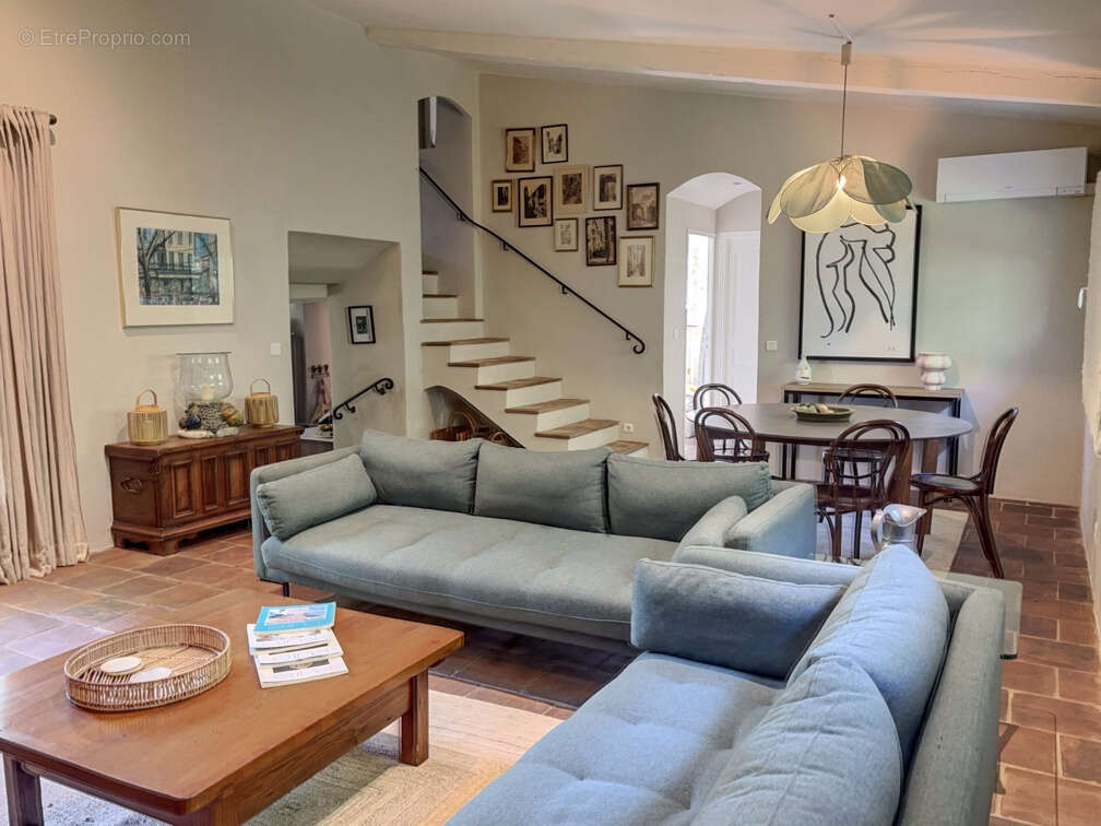 Maison à LA GARDE-FREINET