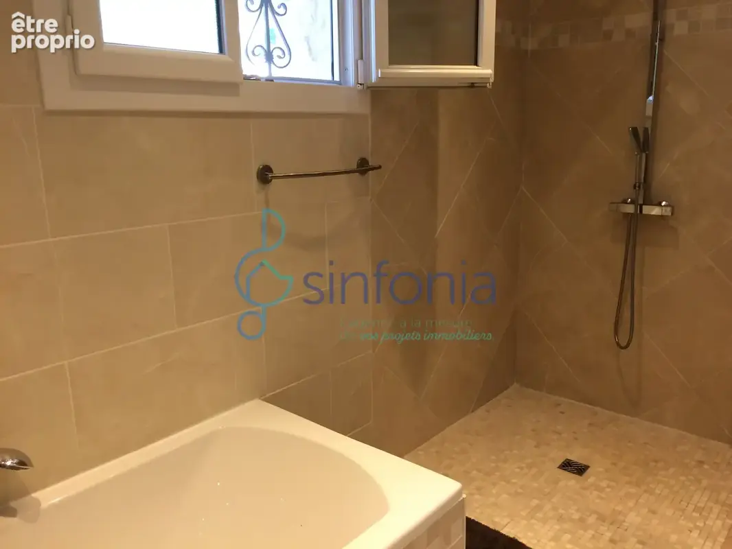 En vente à 6 km d'uzès  propriété familiale de 250 m2 avec piscine et deux espaces de vie indépendants - photo 12