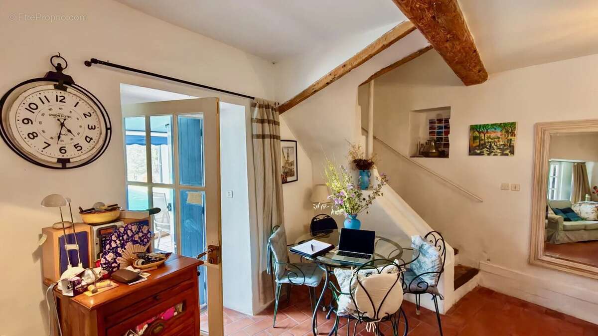Maison de village de caractère avec piscine, garage et vue dégagée à deux pas de Pézenas - photo 7