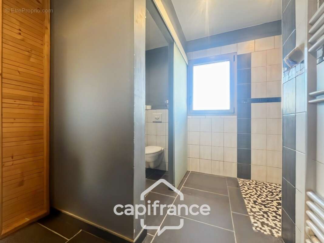 LES TAILLADES, maison individuelle de plain pied  de 210 m2, en campagne,  4 chambres, sur un terrain de 2900 m2 environ, piscin - photo 30