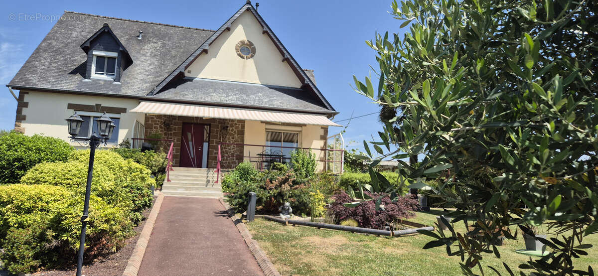 Maison à JAVENE