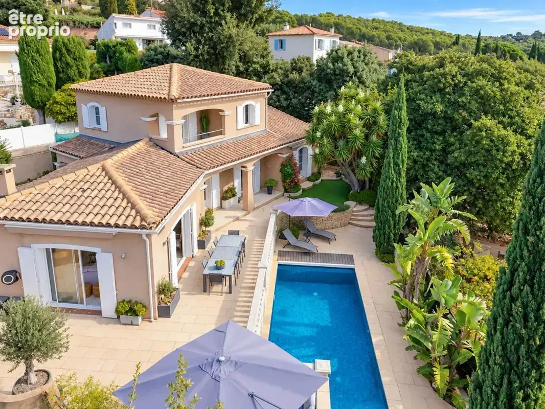 Photo Maison à Six-Fours-Les-Plages au prix de 1 090 000€