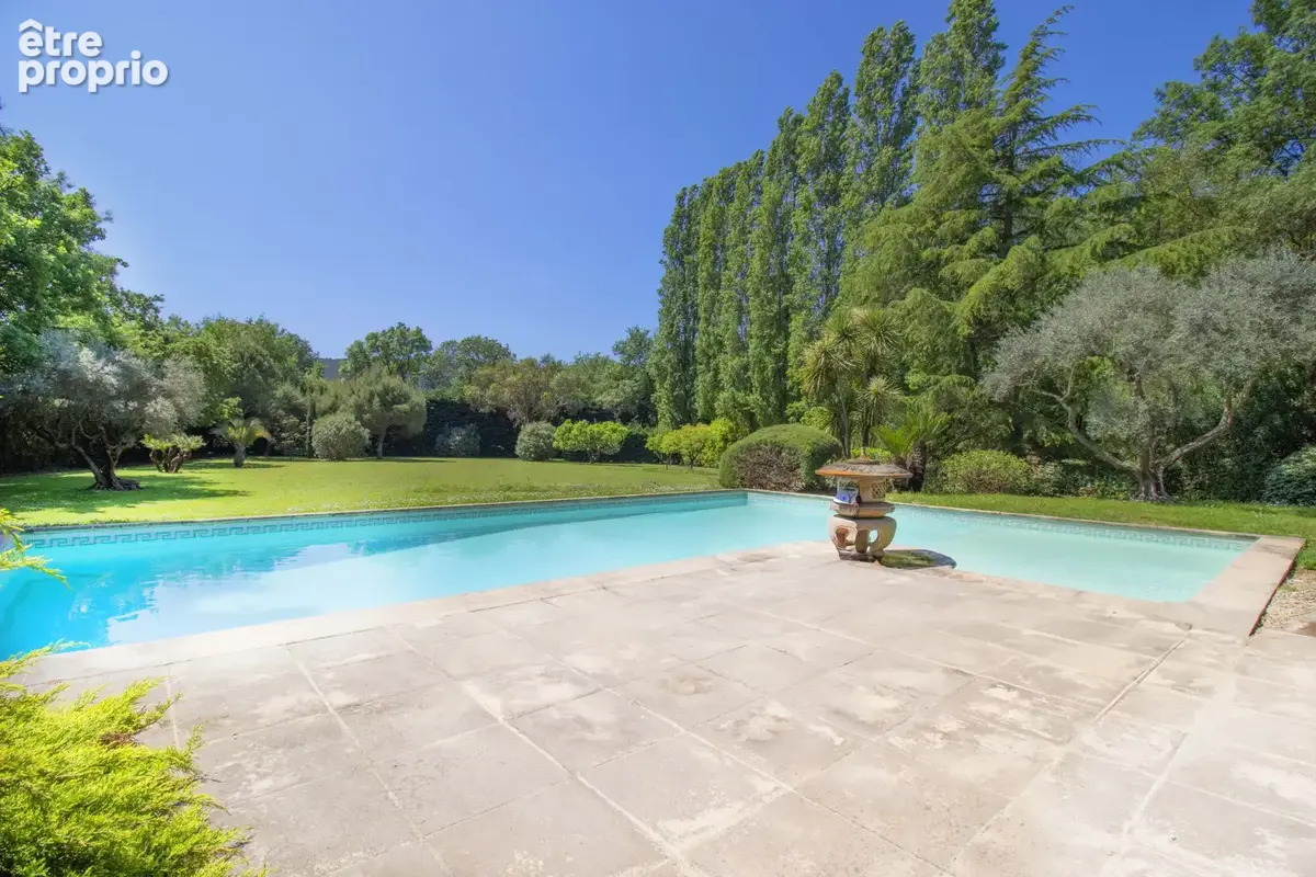 Hyères - La Moutonne : Propriété de caractère sur 1,6 hectare avec piscine - photo 2