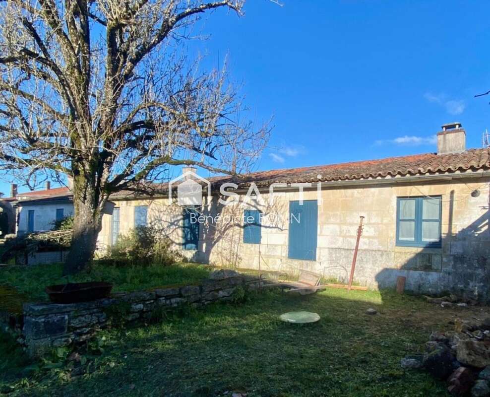 Photo 2 - Maison à CHAILLEVETTE