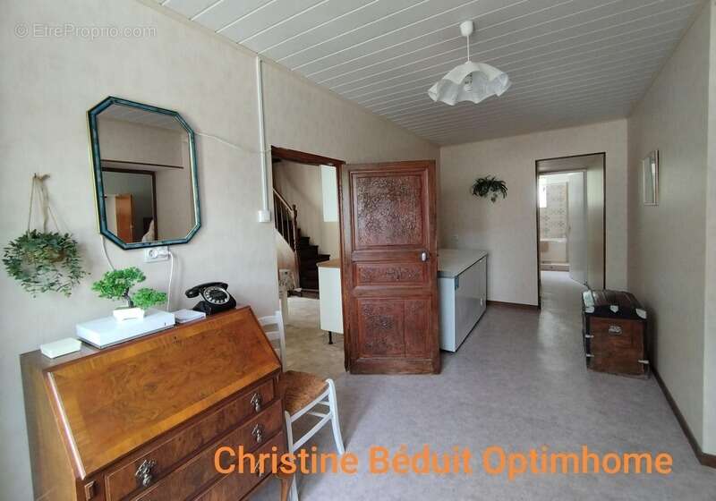 CHARENTE, COURCOME, maison 198 m², 4 chambres, grange, terrain 2401 m² clos - photo 12